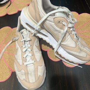Nike Women's Sneakers Beige and White